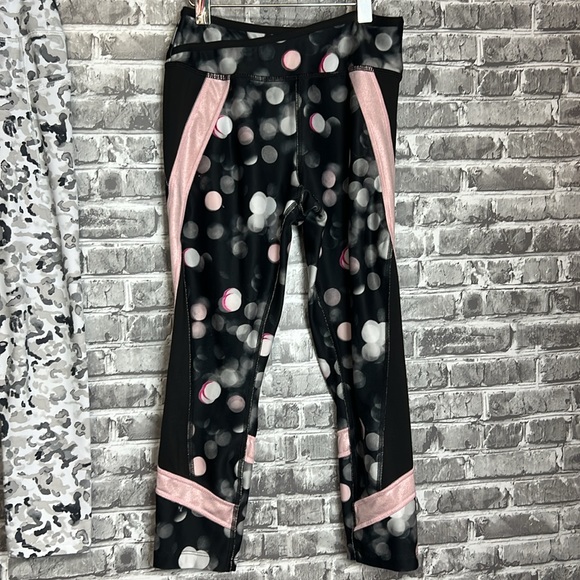 AVIA - Picture 4 of 11